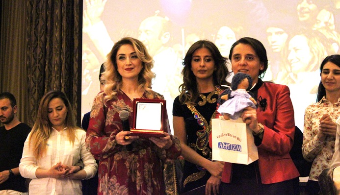 В Boulevard Hotel в Баку состоялся благотворительный вечер моды - ФОТО